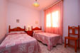 Alquiler casa en Conil Urbanización La Atalaya, junto al hotel Conil Park, a 5 minutos de la playa. Garage privado. 2 patios, 2 terrazas con balcón, jardin comunitario privado con césped. Aparcamiento cómodo.
Ver las fotos
