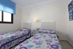 Amplia casa con terraza y azotea privada muy cerca de la playa, del centro y de la zona de copas. Muy tranquilo y espacioso. Capacidad de 10 personas y posibilidad de alojar hasta 20 personas en el mismo edificio.
Ver las fotos