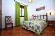 Bonita casa adosada de nueva construcción, en zona tranquila y proxima a la playa. Ambiente familiar y piscina comunitaria (3 casas). barbacoa. A 4 minutos en coche a la playa. Aire acondicionado en toda la casa.
Casa en Conil de 2 dormitorios y capacidad para 4 personas.