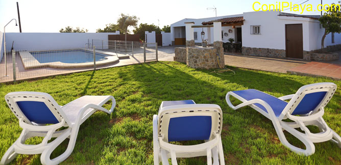 Piscina y pozo