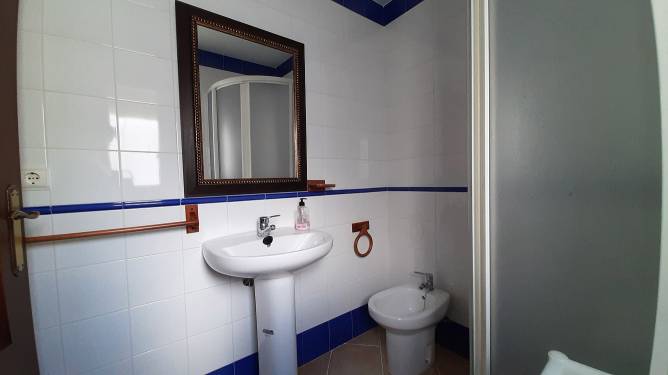 Cuarto de baño con bañera