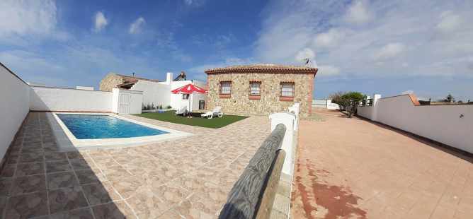 casa en conil con piscina privada