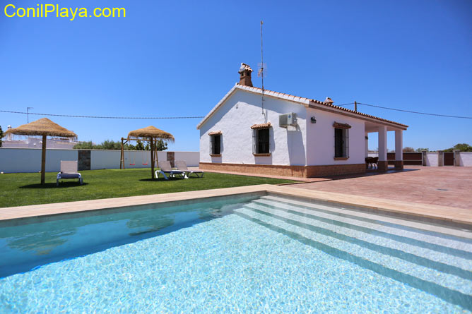 piscina con escalones