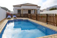 Excelente chalet con piscina en zona tranquila y junto al pinar de Roche. Piscina vallada vallada para niños, porche, barbacoa de obra. De nueva construcción.
ver fotos