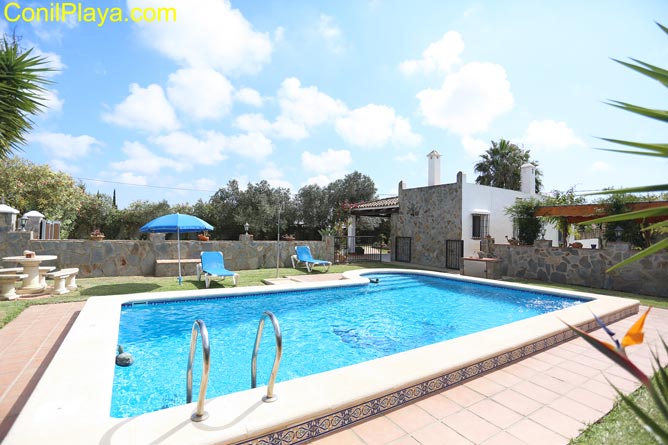 chalet piscina conil