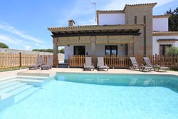 Alquiler de Chalet en Conil para 8 personas (max 8) Con piscina. Con aire acondicionado.