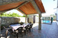 Chalet con piscina privada en zona muy tranquila y cerca de urbanización Roche. Barbacoa, merendero, aire acondicionado en dormitorios, salón y cocina. Salón - comedor con chimenea. Cerca de Urbanización Roche.
capacidad para 6 personas