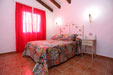 Estupendo chalet con piscina privada junto al pinar de Roche a pocos minutos de Conil y Urbanización Roche. Bien comunicado, porche, barbacoa, aparcamiento privado.
capacidad para 4 personas