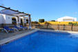 Chalet con piscina situado en zona muy tranquila y a pocos minutos de Conil y sus playas. Barbacoa, piscina privada. Aire acondicionado en TODAS las habitaciones.
Chalet con piscina privada en Conil