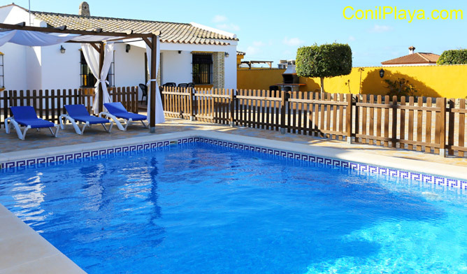 Chalet en Conil de la Frontera con piscina privada