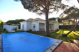 Chalet con piscina privada en amplia parcela con césped en zona muy tranquila y a unos 10-11 minutos de la playa andando. Porches, barbacoa.
chalet en urbanización Roche con piscina