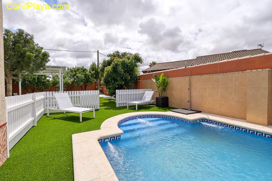 piscina del chalet en conil 