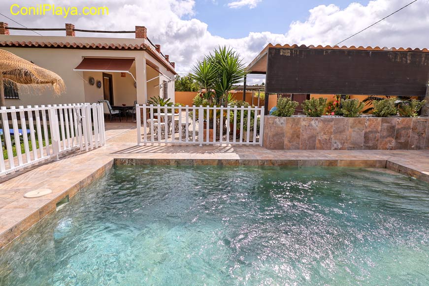 chalet piscina escalones