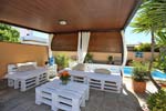 Estupendo chalet con piscina privada cerca de urbanización Roche. Barbacoa, porche, aparcamiento privado cubierto. A 6 minutos de las playas de Roche.
capacidad para 4 personas