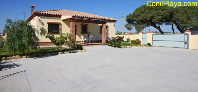 vista general de la casa en Conil.