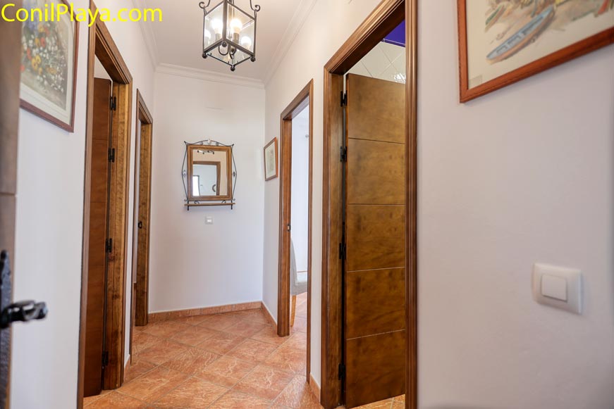 Pasillo que conecta los diferentes dormitorios y estancias