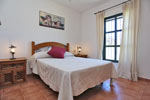 Alquiler chalet en Conil, con piscina privada, 3 dormitorios. Muy cerca de Conil y en zona muy tranquila. Porche, aparcamiento privado dentro de la parcela.
capacidad para 6 personas