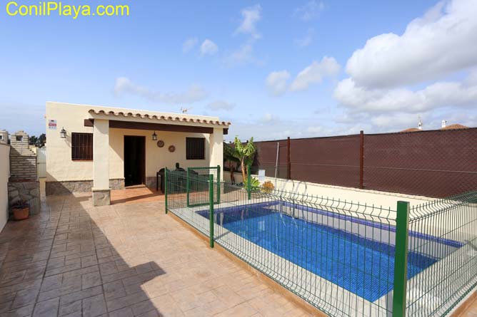 chalet en Conil con piscina