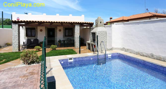 chalet con piscina en Conil