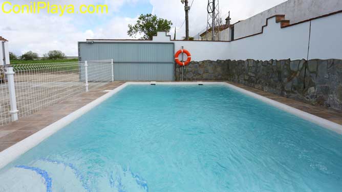 piscina con escalones de bajada