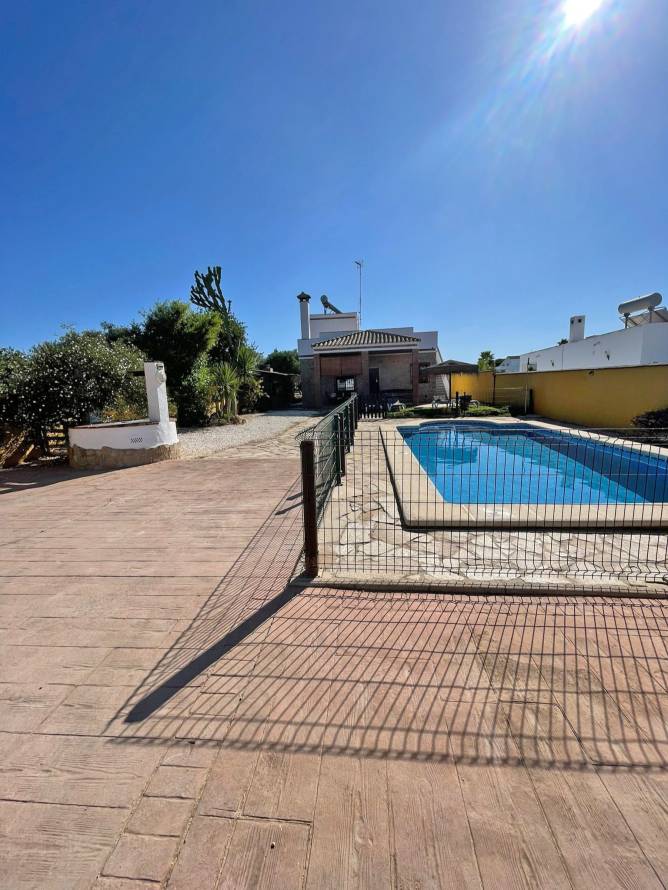 casa conil piscina