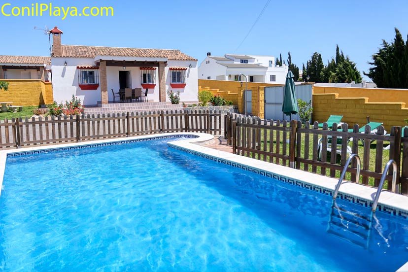 chalet con piscina privada