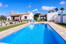 Alquiler de Chalet en Conil para 6 personas (max 6) Con piscina.