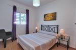 Bonito chalet tipo ibicenco en zona muy tranquila y cercana a las bonitas calas de Roche. Acogedora casa de estilo ibicenco, con piscina privada, amplio aparcamiento con cancela y jardin con césped.
Chalet de 5 dormitorios con piscina cerca de Conil y de las Calas.