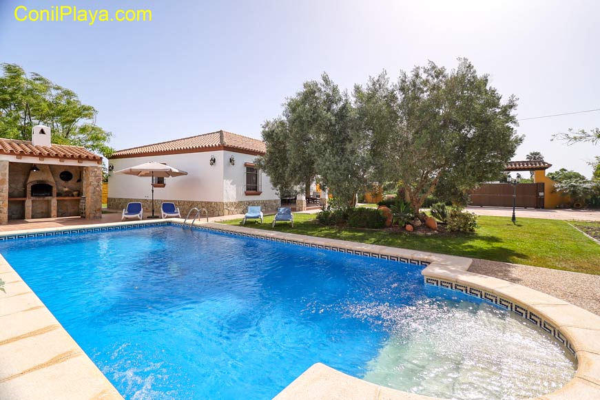 Chalet con piscina en Conil de la Frontera