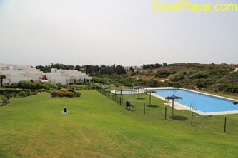 conil apartamentos con piscina