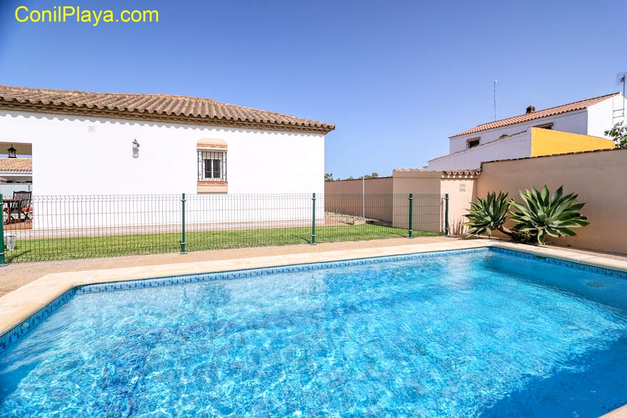 chalet conil piscina 