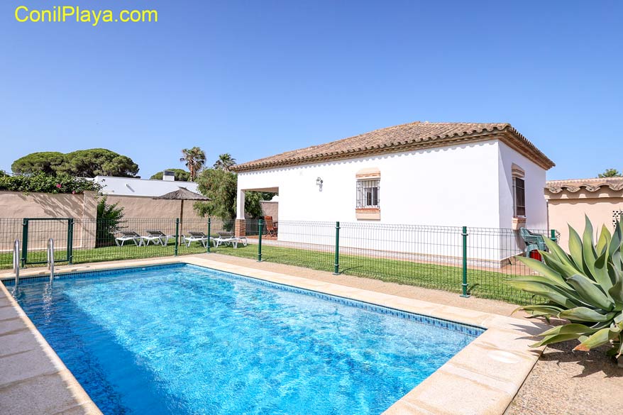 Chalet con piscina en Conil de la Frontera