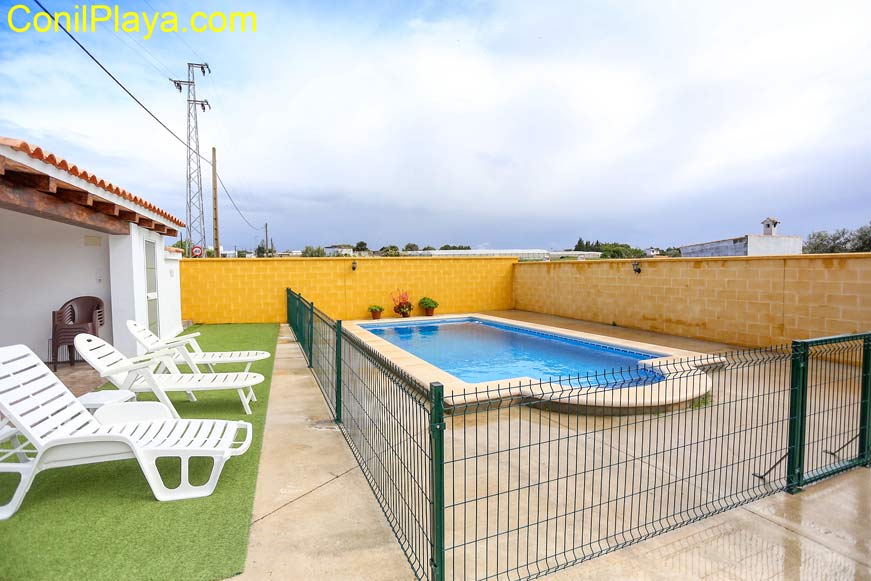 chalet en Conil con piscina privada