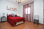 Bonito y amplio chalet en zona muy tranquila y cerca de las bonitas Calas de Conil. Dispone de porche, barbacoa y piscina privada vallada. Aire acondicionado.
Chalet de 3 dormitorios para 9 personas.
