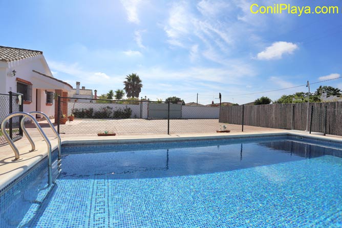 chalet en Conil de la Frontera con piscina