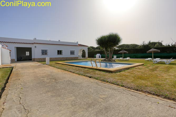 chalet conil piscina 