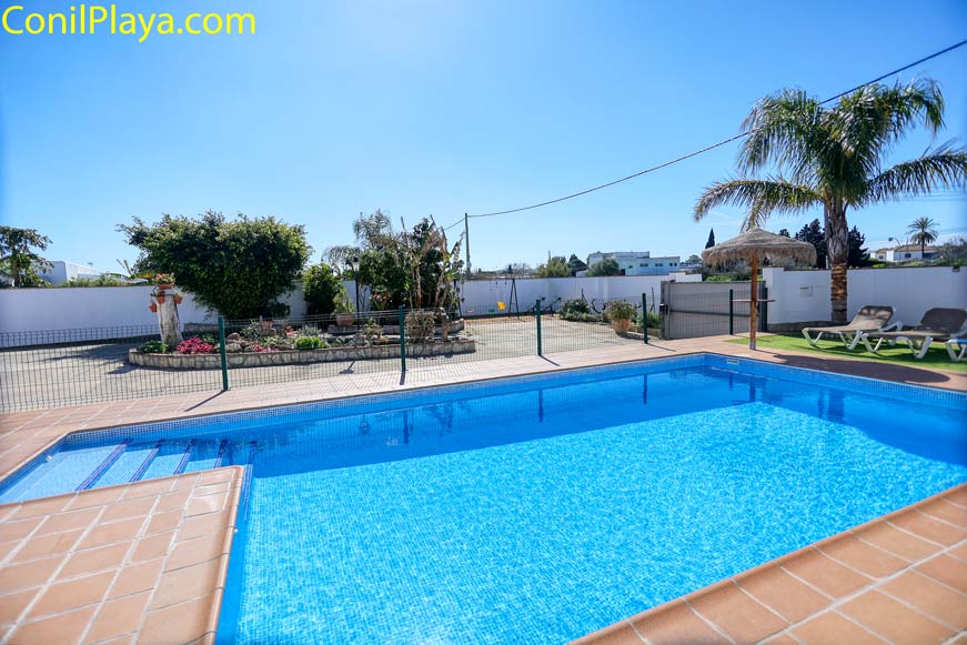 Chalet con piscina a la entrada de Conil