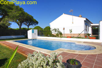 foto del chalet en Conil en alquiler con piscina