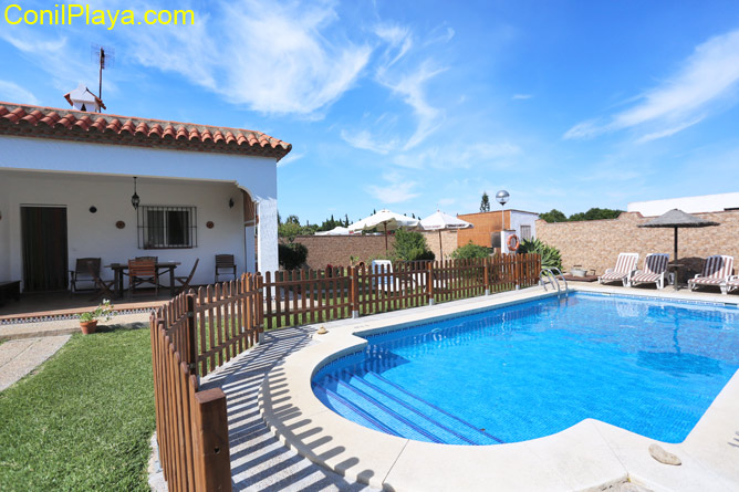 chalet con piscina en Conil de la Frontera