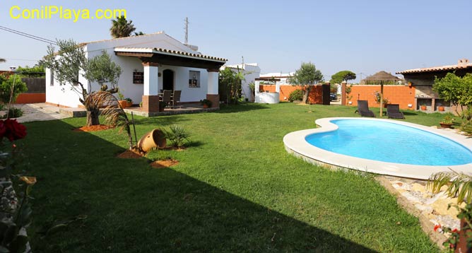 chalet en Conil de la Frontera con barbacoa