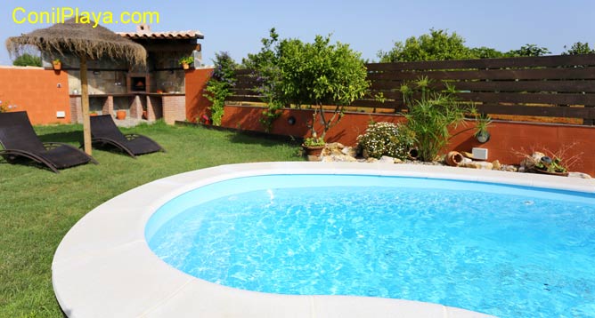 piscina con escaleras de bajada