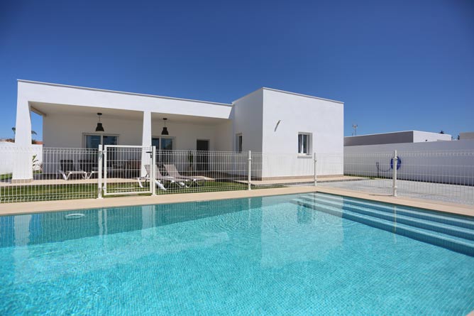 Chalet en Conil con piscina privada para alquilar