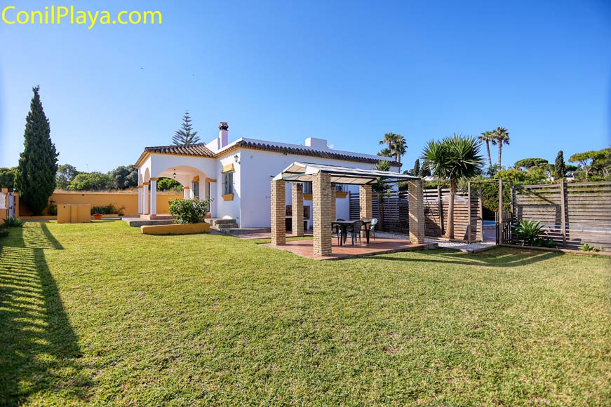 Chalet en conil para alquiler de veraneo.