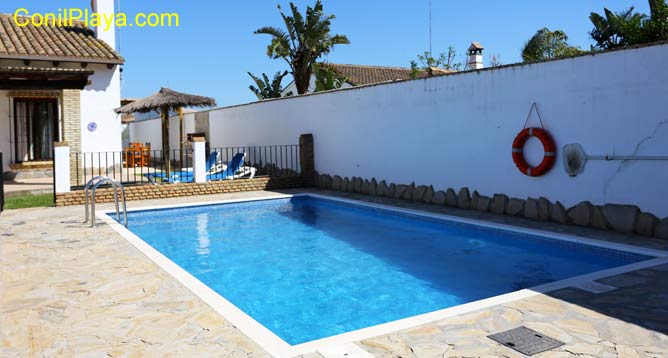 Chalet en Conil con piscina 