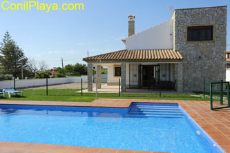 foto del chalet en Roche Viejo en alquiler con piscina privada