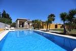 Alquiler de Chalet en Conil para 6 personas (max 7) Con piscina.