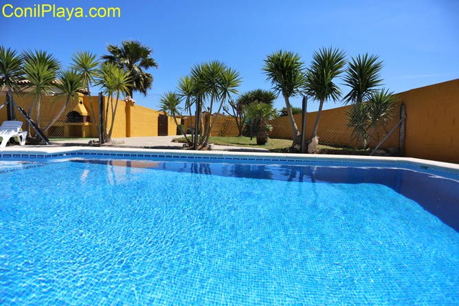 Chalet en Conil con piscina privada