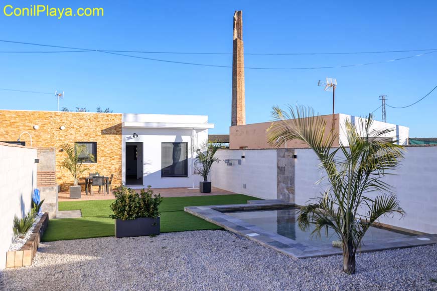 Chalet con piscina y barbacoa