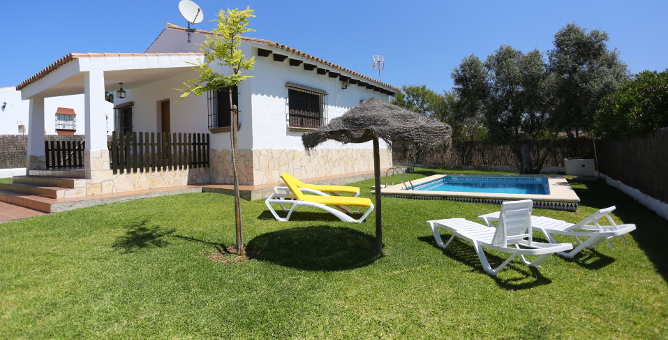 Chalet con piscina en Conil