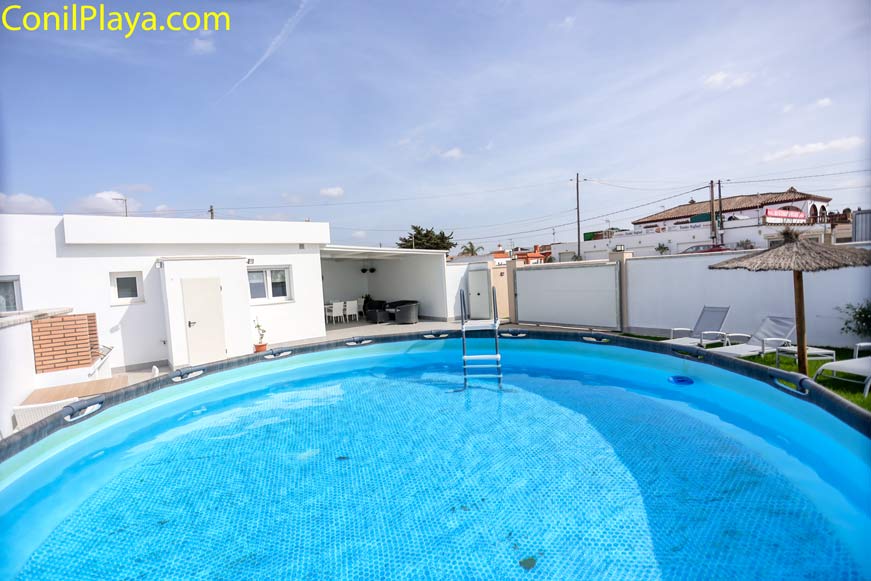 chalet conil piscina 